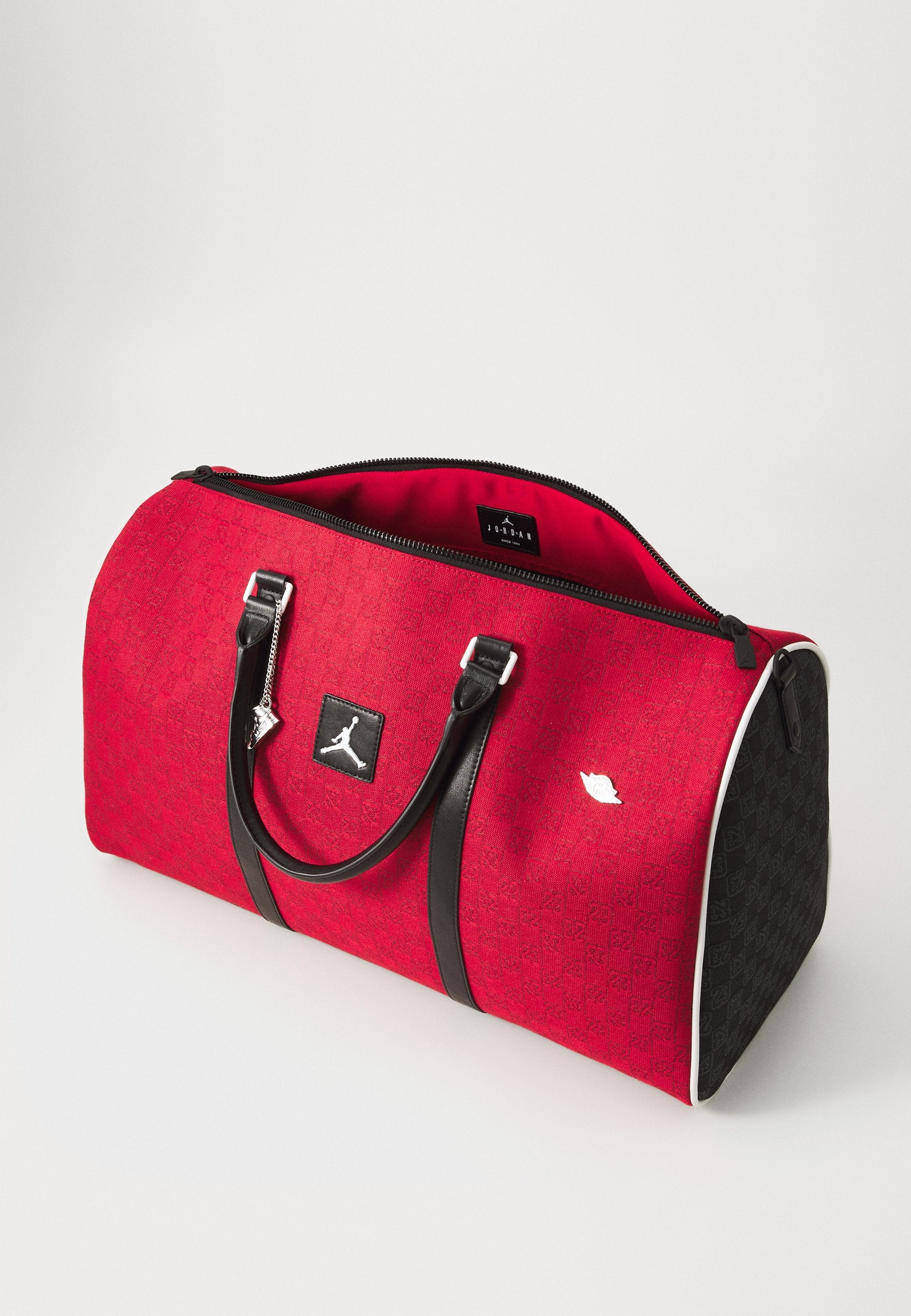 Jordan
MONOGRAM DUFFLE BAG - Sports bag - sail